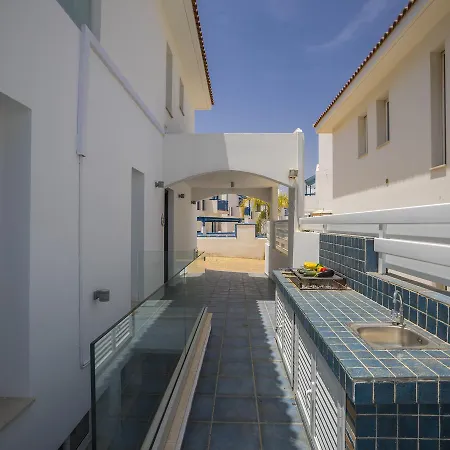 Sirina Pearl Villa Protaras